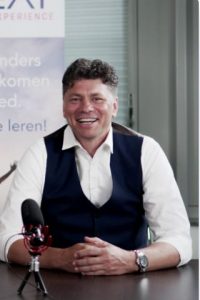 Op deze foto zie je Frank Bakker, 1 van de oprichters van Masters of Property (Great Property Experience)
