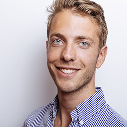 Op deze foto zie je Patrick Suiker van AllesOverCrypto, 1 van de oprichters van crypto parels