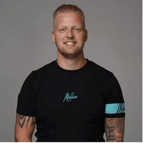 Op deze foto zie je Berry Vrolijk, oprichter van Doopiecash en het Leerprogramma Daytraden & Scalpen