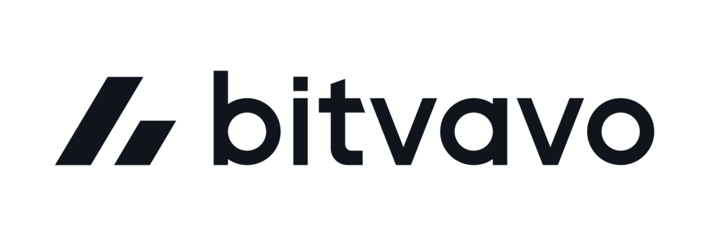 Op deze foto zie je het Bitvavo logo in vergelijking met Bitvavo vs OKX